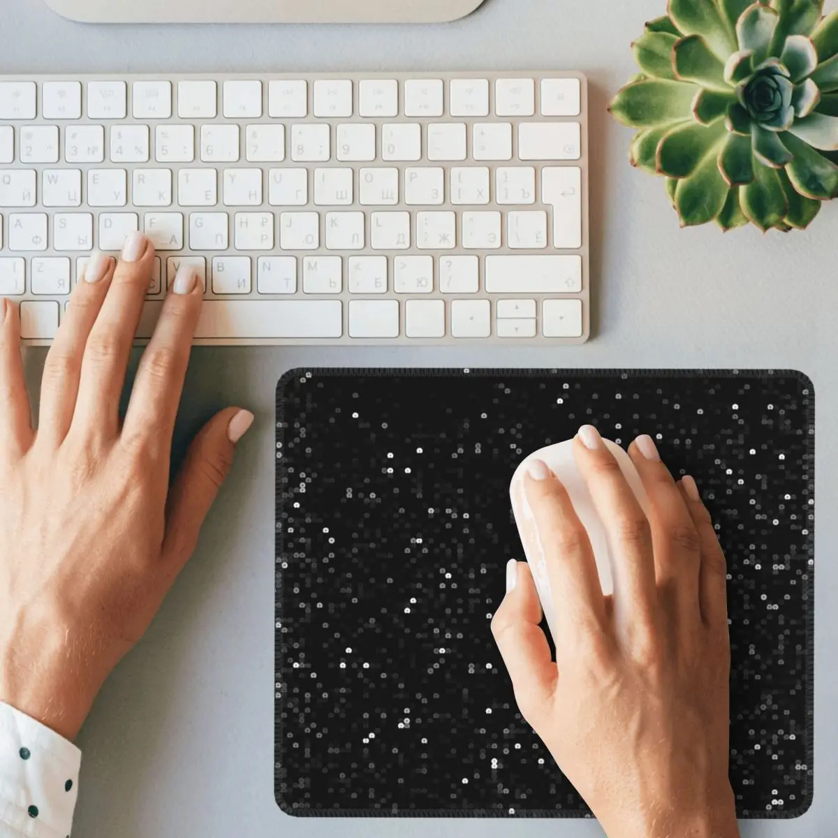 Printed Image Of Black Sequins - Laptop Accessories Images recension och pris